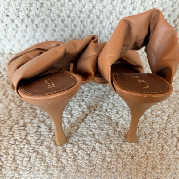 ALOHAS Camel Brown Twist Strip Heel - Picture 5 of 8